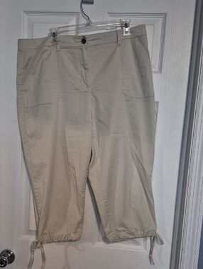 Kim Rogers Light Beige Capri Pants with Drawstring Hem